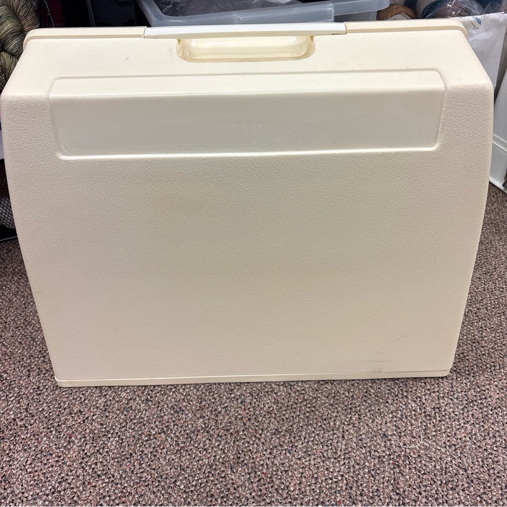 Vintage Universal Sewing Machine Hard Carrying Case W/ Handle Fits Most Machines